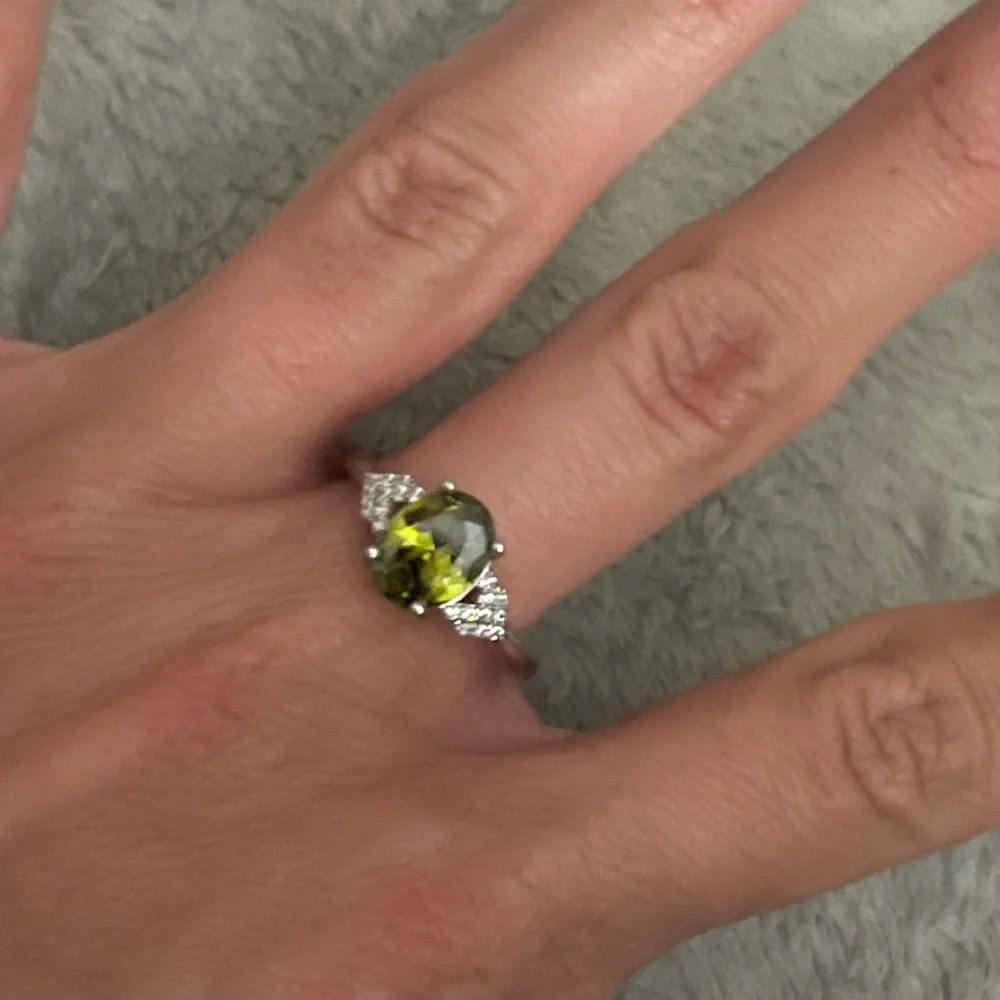 New Sterling Silver Elegant Minimalist Adjustable Peridot & White Sapphire Ring
